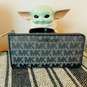 Michael Kors Wallet-New!